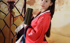 美女被打光屁屁